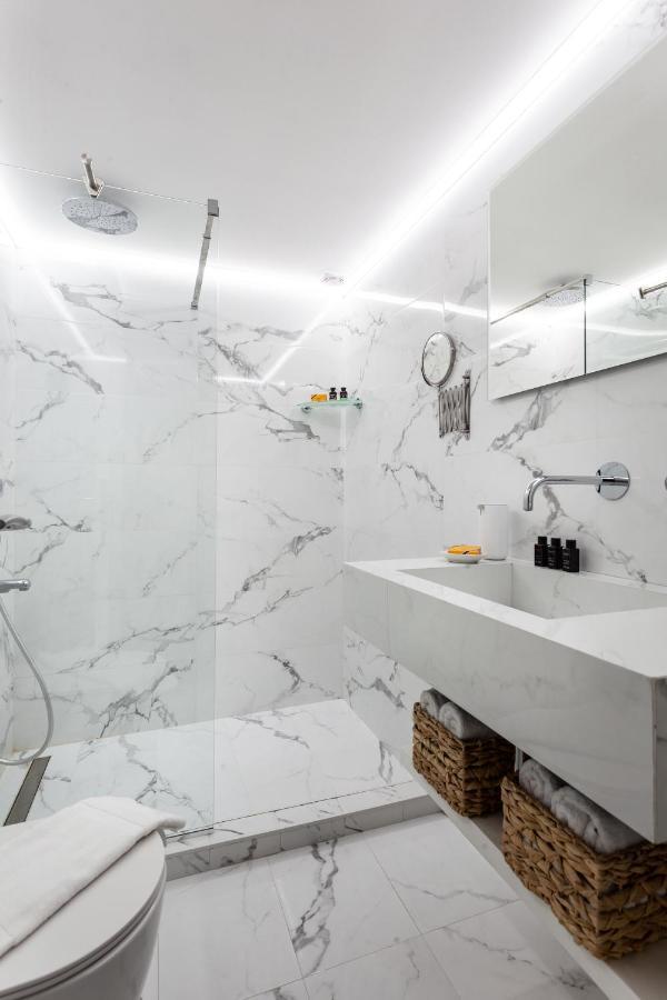 Seaside Apartment By Flisvos Marina Atene Esterno foto