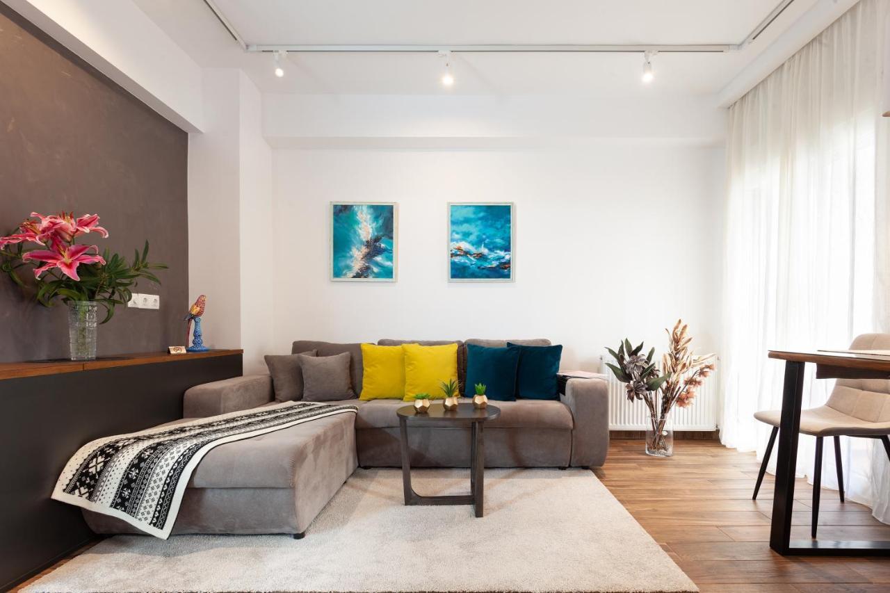 Seaside Apartment By Flisvos Marina Atene Esterno foto